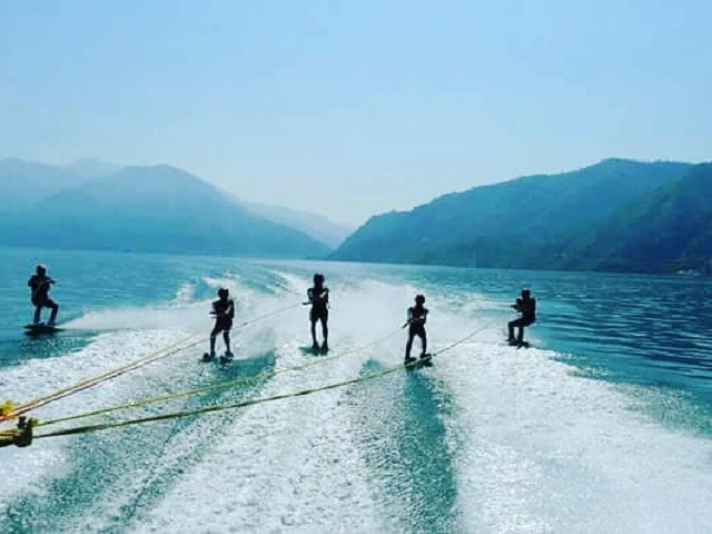 Water Skiing 